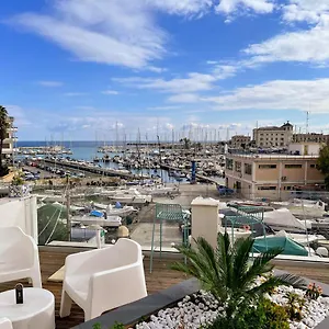 Regina Margherita - & Rooftop Lounge Bar Couette-café