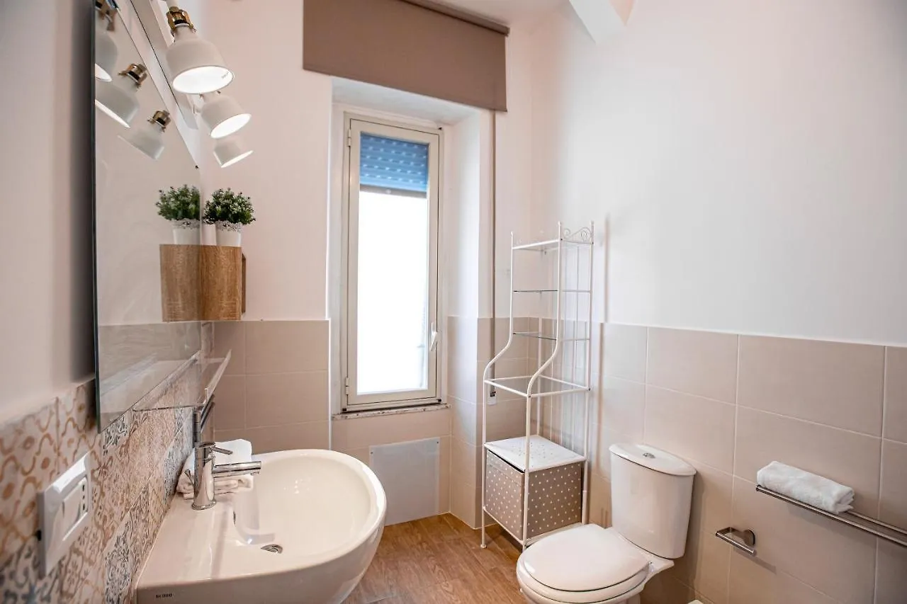 Teama B&B Syracuse 0*,